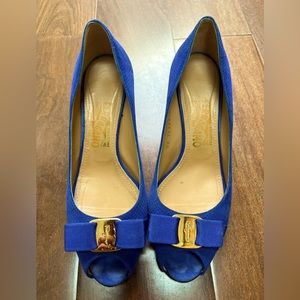 Ferragamo blue pump size 7.5, great condition